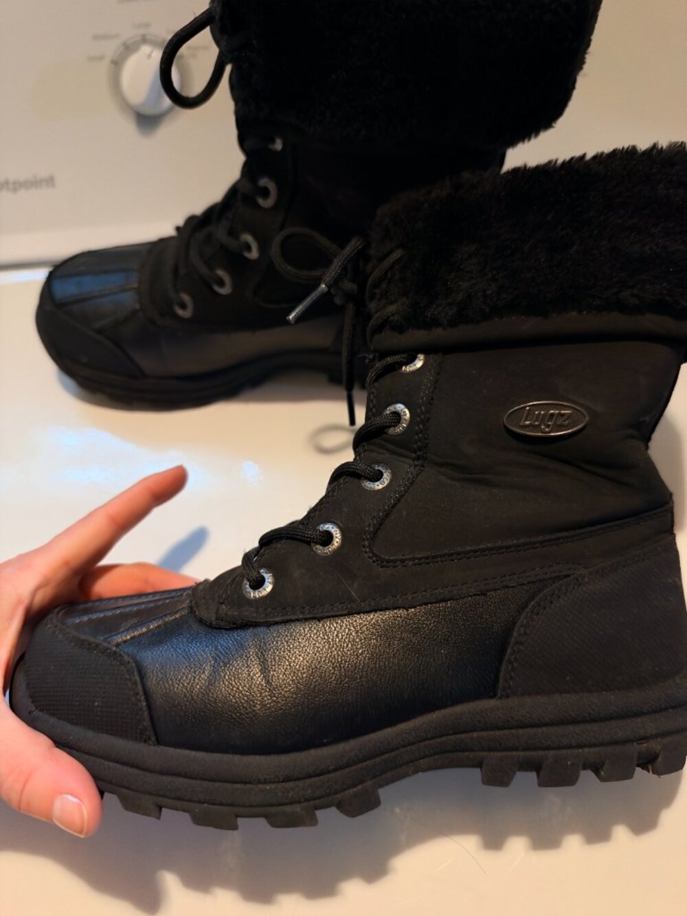 Lugz Kids Winter Boots - Picture 2 of 3
